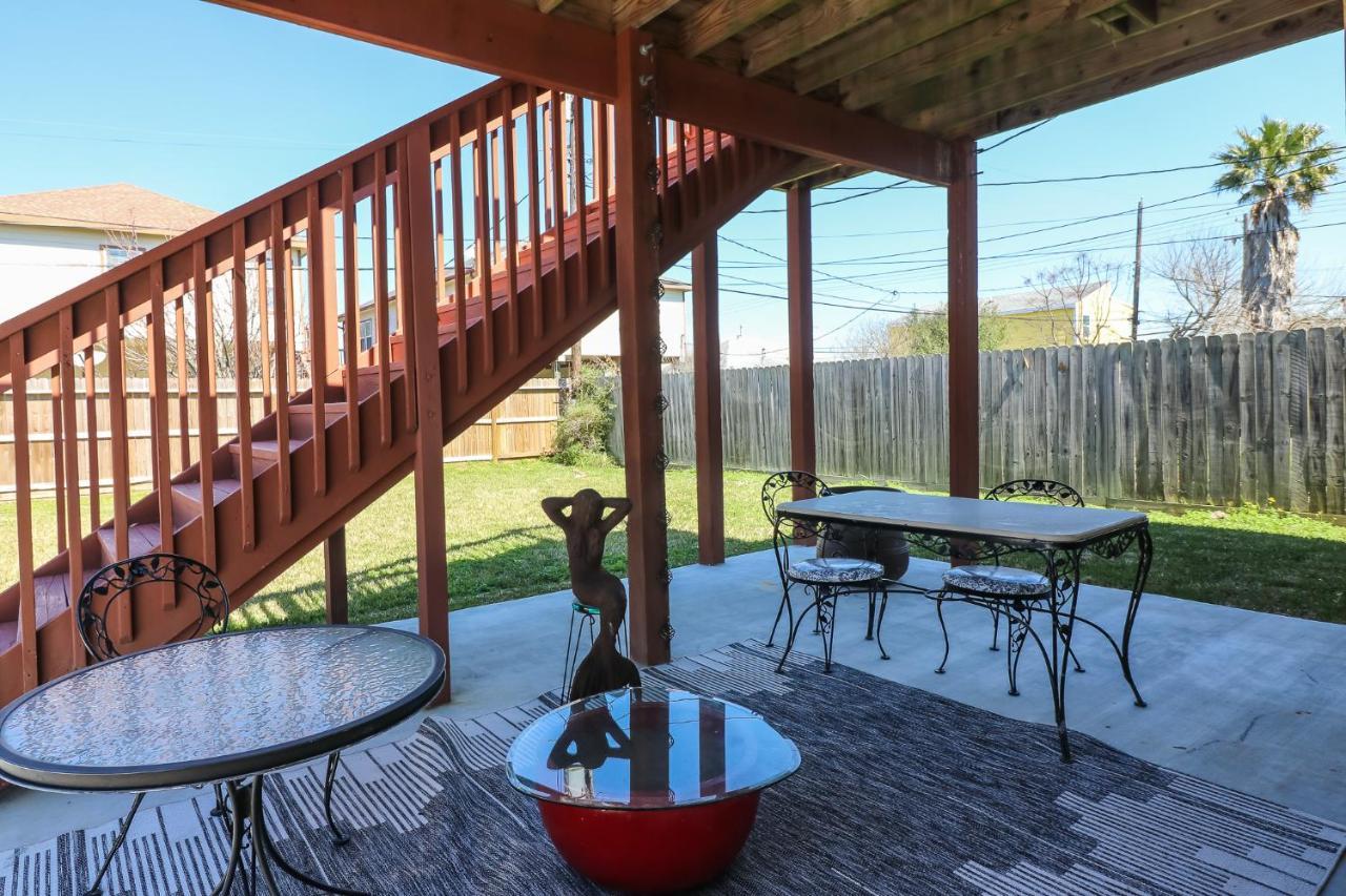 גלווסטון Perfect Location Spacious Yard Coffee Bar At This Lovely Beach Home מראה חיצוני תמונה