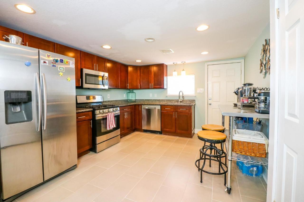גלווסטון Perfect Location Spacious Yard Coffee Bar At This Lovely Beach Home מראה חיצוני תמונה